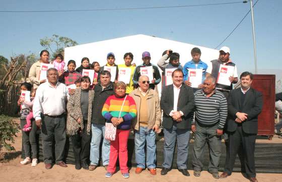 El IPV entregó viviendas en El Quebrachal y anunció la construcción de más casas