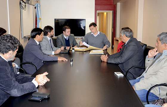 Municipios del área metropolitana contarán con nuevos paradores para usuarios del transporte público
