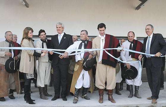 Urtubey inauguró el salón de usos múltiples de la Agrupación Tradicionalista de Gauchos de Güemes