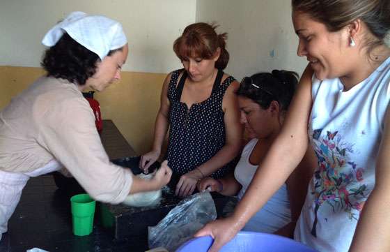 Emprendedores del barrio Santa Ana I se capacitaron para afianzar su negocio