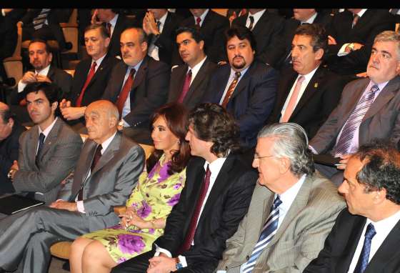 Urtubey participó en el lanzamiento de un plan nacional de exploraciones de YPF