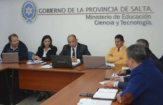 Se desarrollaron las primeras mesas de diálogo de este semestre con gremios docentes