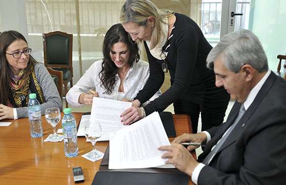 El Ministerio de Justicia firmó un convenio para la gestión constructiva de conflictos y mediación