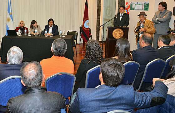 La ministra de Economía bonaerense disertó sobre gestión económica y las provincias