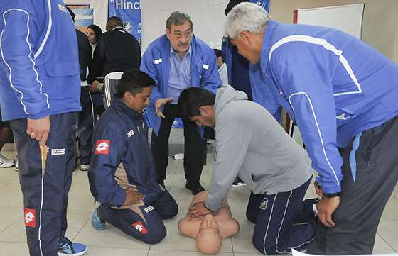 Clubes de fútbol comenzaron el curso de Reanimación Cardiopulmonar
