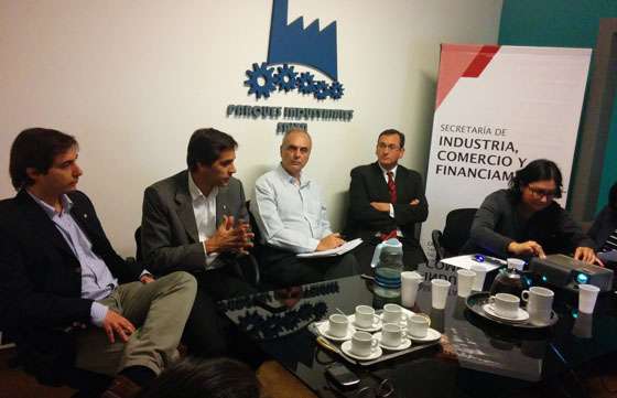 Promueven entre empresarios e industriales las herramientas de fomento al sector