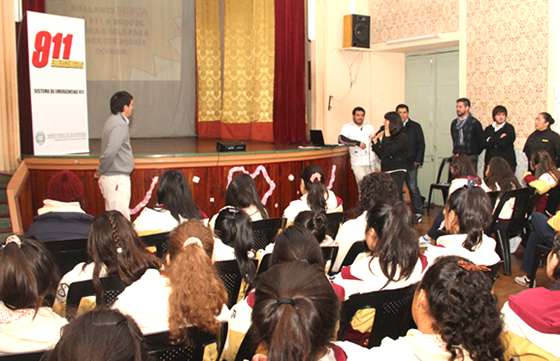 Más de 700 estudiantes aprendieron durante junio a usar el Sistema de Emergencias 9-1-1