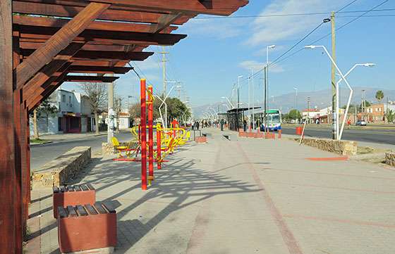 La zona sur de la Ciudad tiene un paseo familiar con equipamiento e iluminación