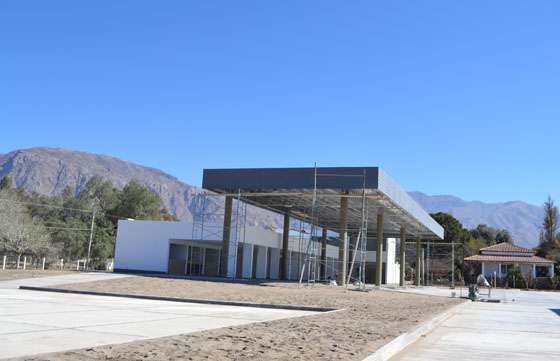 La construcción de la terminal de ómnibus de Cafayate se encuentra en el tramo final