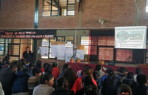 Residentes de barrio Limache aprendieron a usar correctamente el 9-1-1