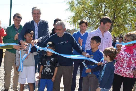 Vecinos de la zona norte cuentan con juegos para la salud