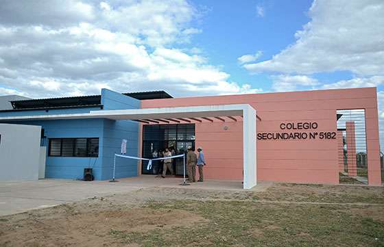 Se inauguró el nuevo  del colegio secundario en Misión La Paz