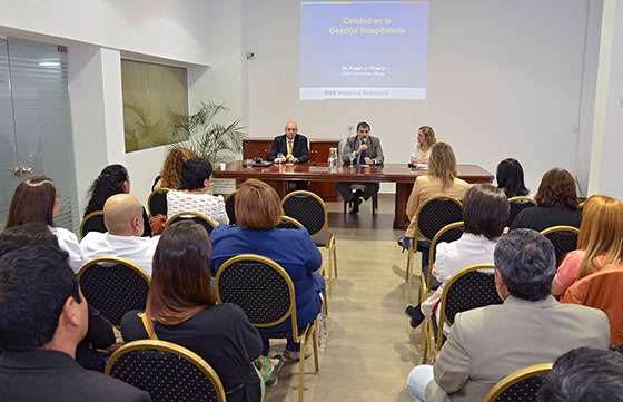 El Director General del Hospital Británico expuso sobre calidad de gestión en salud