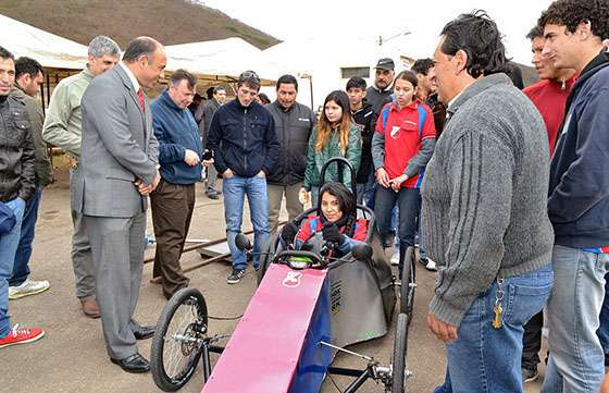 Alumnos de escuelas técnicas presentaron los prototipos de autos ecológicos que competirán en Desafío Eco 2015