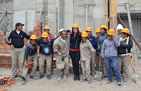 La ministra Cansino recorrió La Casona de barrio La Paz