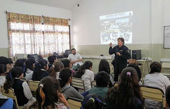 Alumnos de sexto y séptimo grado aprendieron a usar el Sistema de Emergencia 9-1-1
