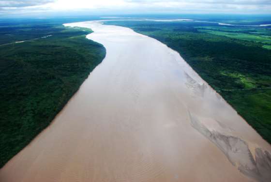 Sobrevuelo de reconocimiento sobre los ríos Bermejo y Tartagal