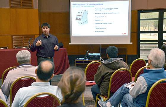 Capacitan sobre sistemas eléctricos a equipos técnicos responsables de la obra pública