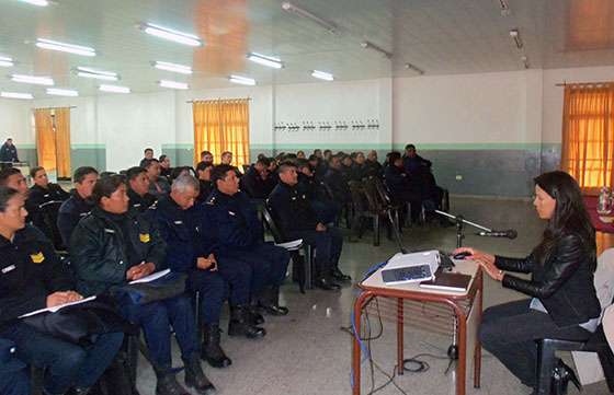 Efectivos policiales fueron capacitados sobre registro y comunicación digital de casos denunciados