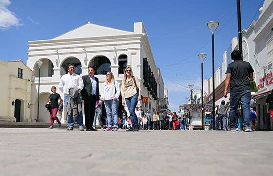La Provincia finalizó la obra de refuncionalización de las peatonales Alberdi y Florida