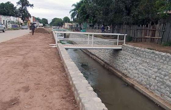 Avanza la obra de refacción del canal 25 de Mayo de Colonia Santa Rosa