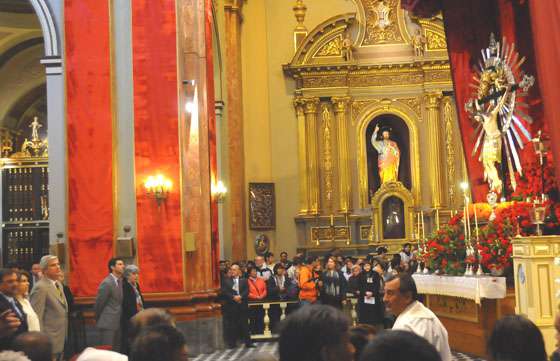 El gobernador Urtubey participó del inicio el triduo del Milagro