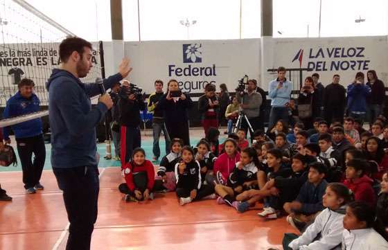 Fin de semana a puro vóley con la presencia de Luciano De Cecco