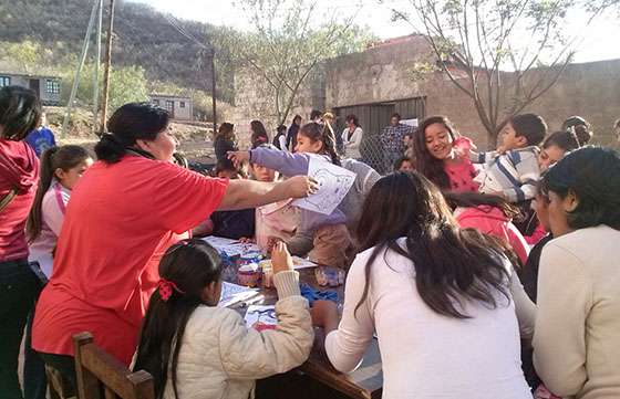 Se realizó una kermés para niños y jóvenes en barrio Velata