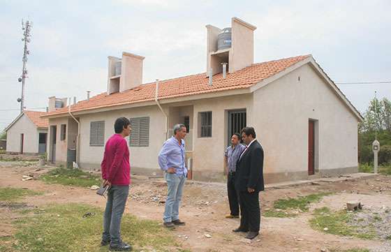 El presidente del IPV verificó el ritmo de obras en El Galpón