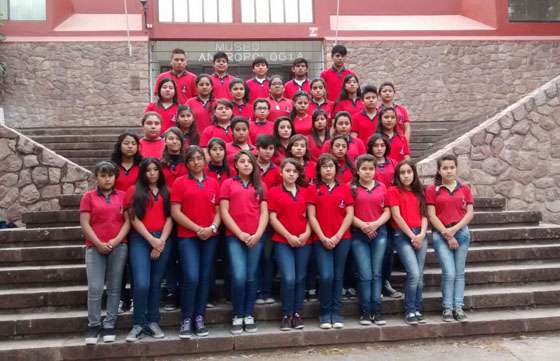 Se presenta la orquesta de estudiantes del Centro Polivalente de Arte