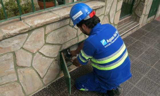 Aguas del Norte renueva medidores de agua