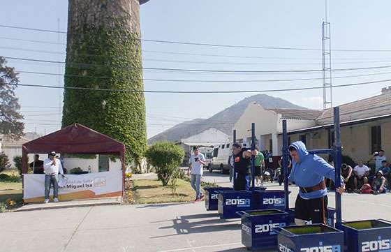 Los atletas de fuerza compitieron en el Penal de Villa Las Rosas