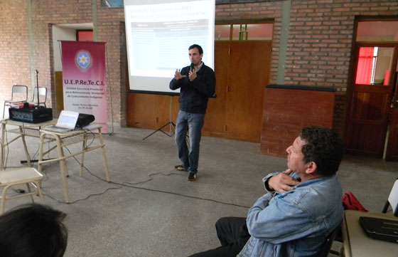 La Unidad Ejecutora Provincial para Relevamiento Te­rritorial capacitó sobre tierra comunitaria en Isla de Cañas