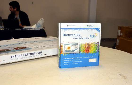 El miércoles continuarán con la entrega de 600 decodificadores para la TV Digital Abierta