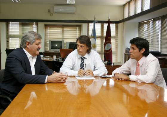 El Gobierno coordina acciones para pueblos originarios