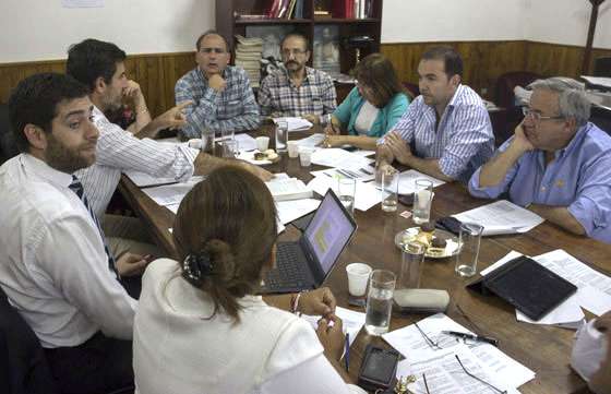 Funcionarios y legisladores trabajan en un nuevo régimen especial y transitorio de regularización de tributos