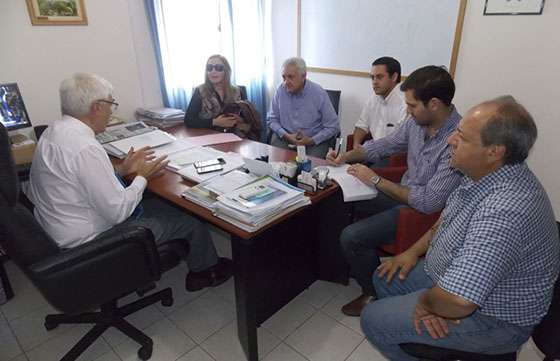 Acuerdan tareas conjuntas para optimizar la gestión de residuos en Colonia Santa Rosa