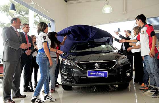 La escuela ​técnica ​Otto Krausse cuenta con un nuevo automotor para la práctica de sus alumnos