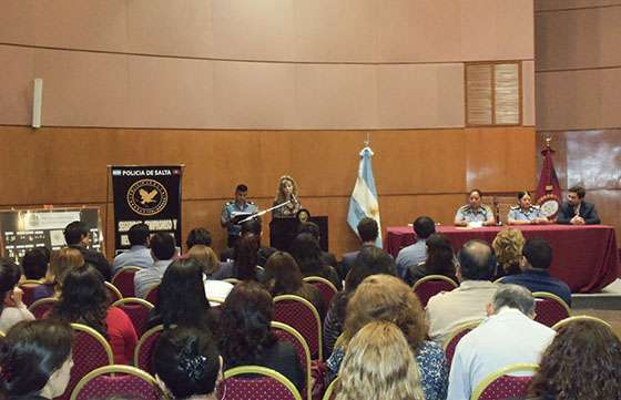 La Policía capacitó a docentes sobre Seguridad Ciudadana