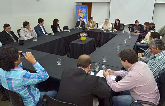 Comenzó una mesa de diálogo político sobre economía solidaria