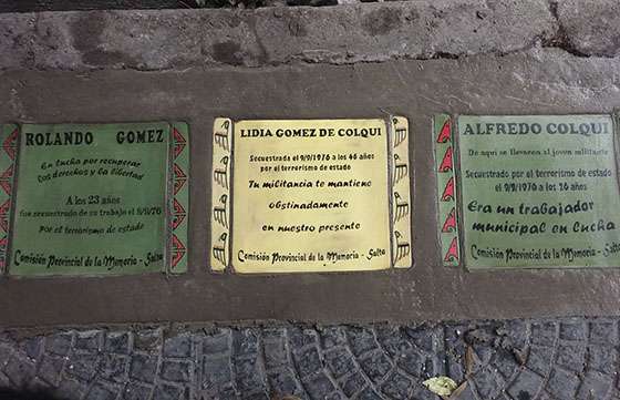 Colocaron tres Baldosas por la Memoria