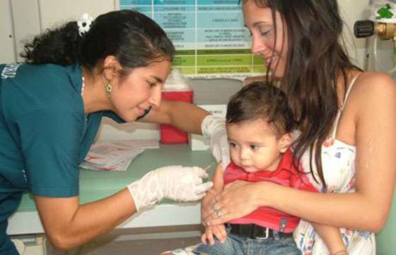 Realizan un censo de población y vacunación en barrio Hernando de Lerma