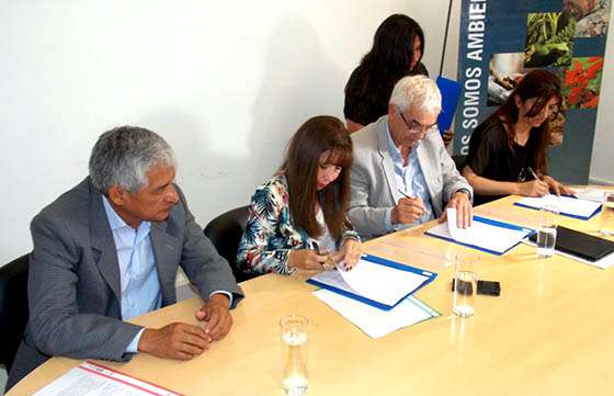 Salta y Jujuy firmaron un convenio para transportar y operar residuos peligrosos