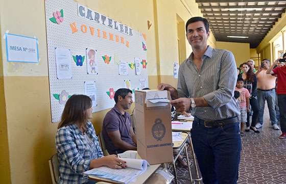 Urtubey emitió su voto en la escuela Santa María Eufrasia Pelletier