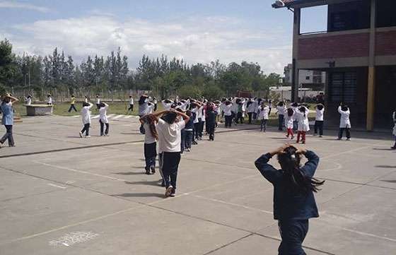 Realizan capacitaciones y simulacros de sismo en Capital y el interior