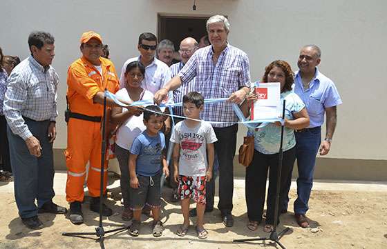 Familias de Embarcación accedieron a la vivienda propia