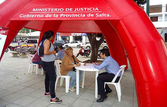 Vecinos de barrio Solidaridad recibirán asesoramiento jurídico gratuito