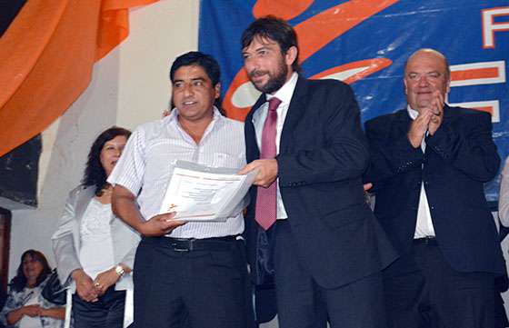 Mil vecinos del departamento Cerrillos recibieron sus certificaciones en formación laboral