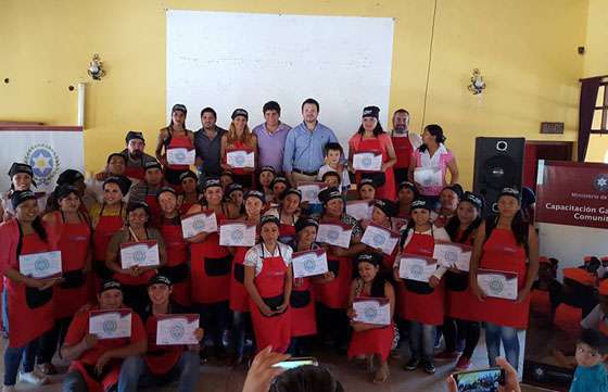 En San Carlos egresaron 60 auxiliares gastronómicos