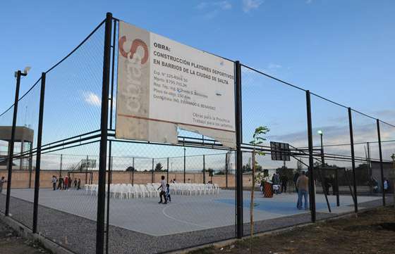 Miles de estudiantes disfrutan de los nuevos playones deportivos en toda la provincia